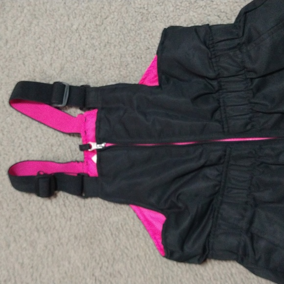 Girls Faded Glory Snowsuit - Picture 2 of 16